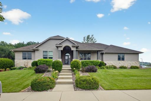 5274 Southwood Drive SW, Rochester, MN 55902