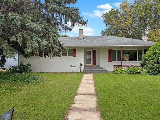 1010 Arnold Avenue N, Thief River Falls, MN 56701