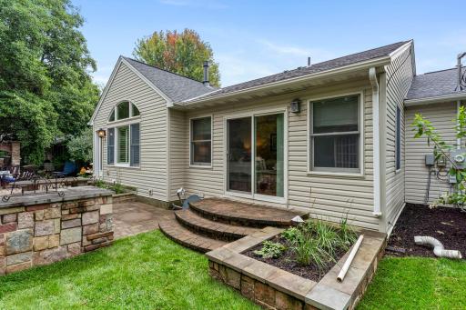 Private walkout access to the back patio!