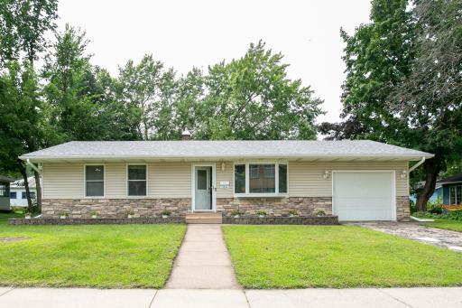 364 4th Street N, Bayport, MN 55003