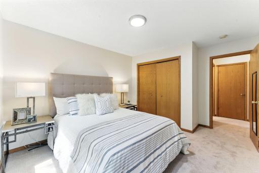 2309 Golden Valley Road, Minneapolis, MN 55411