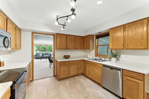 2309 Golden Valley Road, Minneapolis, MN 55411
