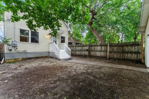 2309 Golden Valley Road, Minneapolis, MN 55411