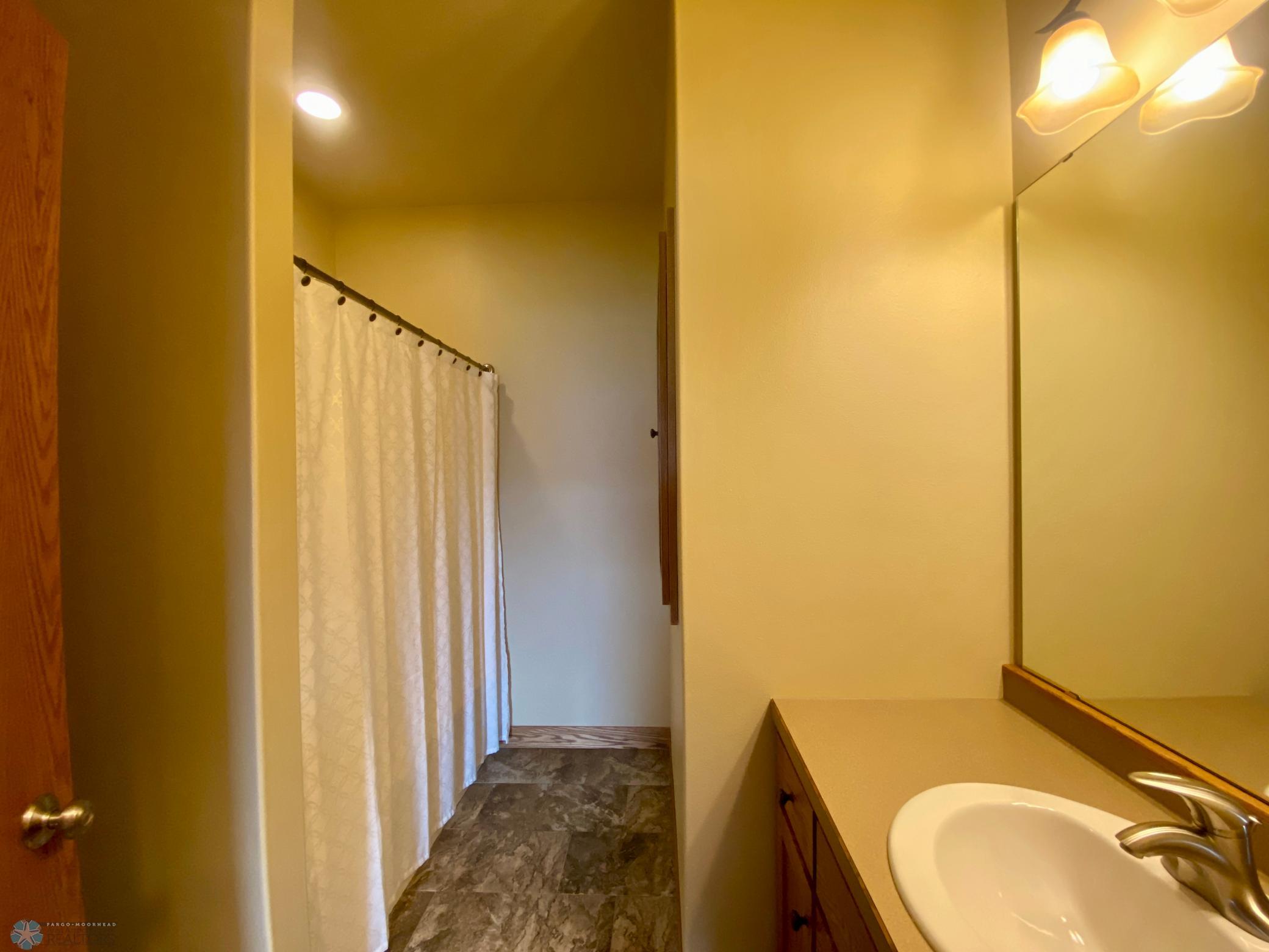 Upper hallway bath 2nd angle.JPG