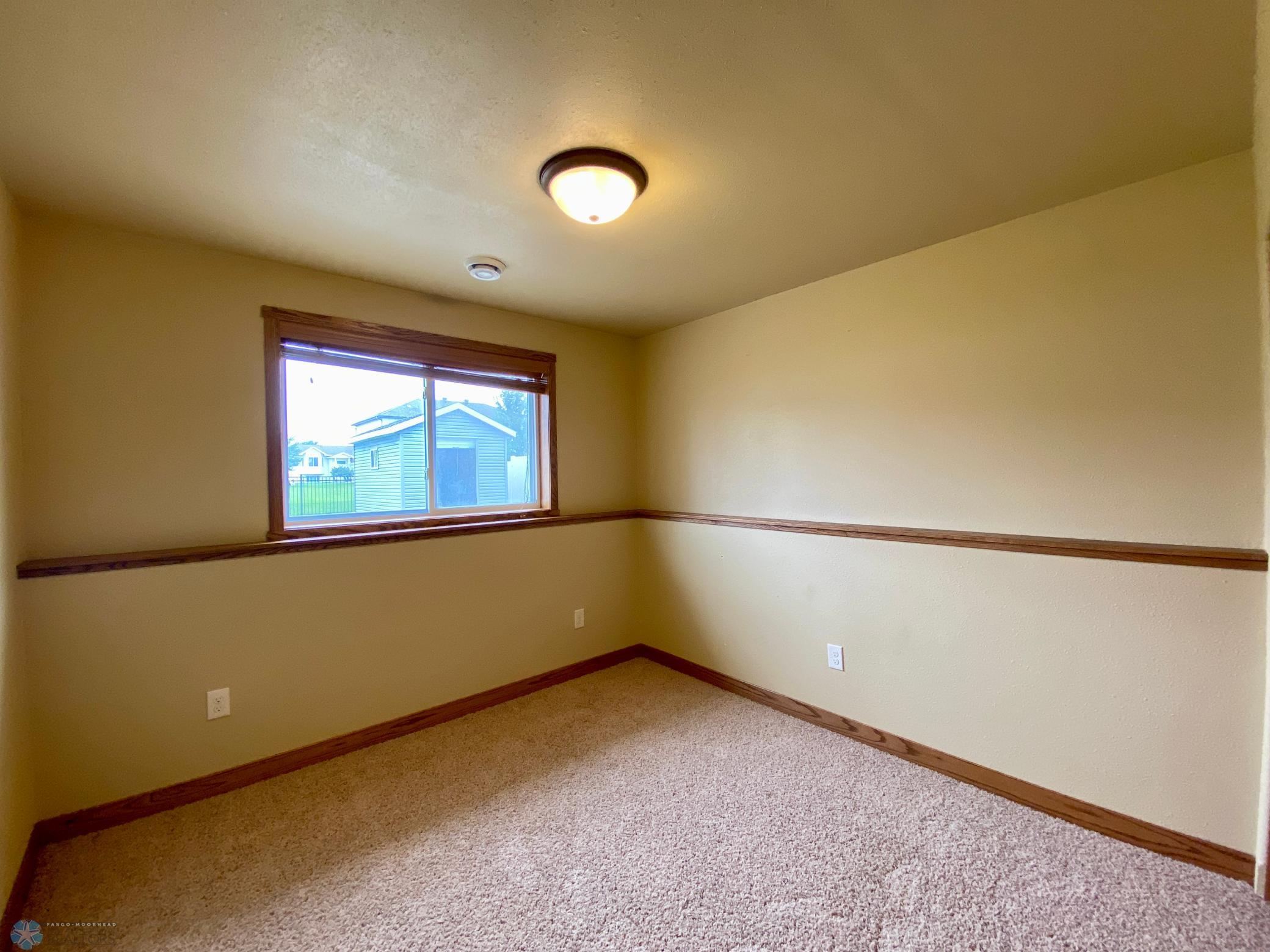 Lower 4th bedroom.JPG