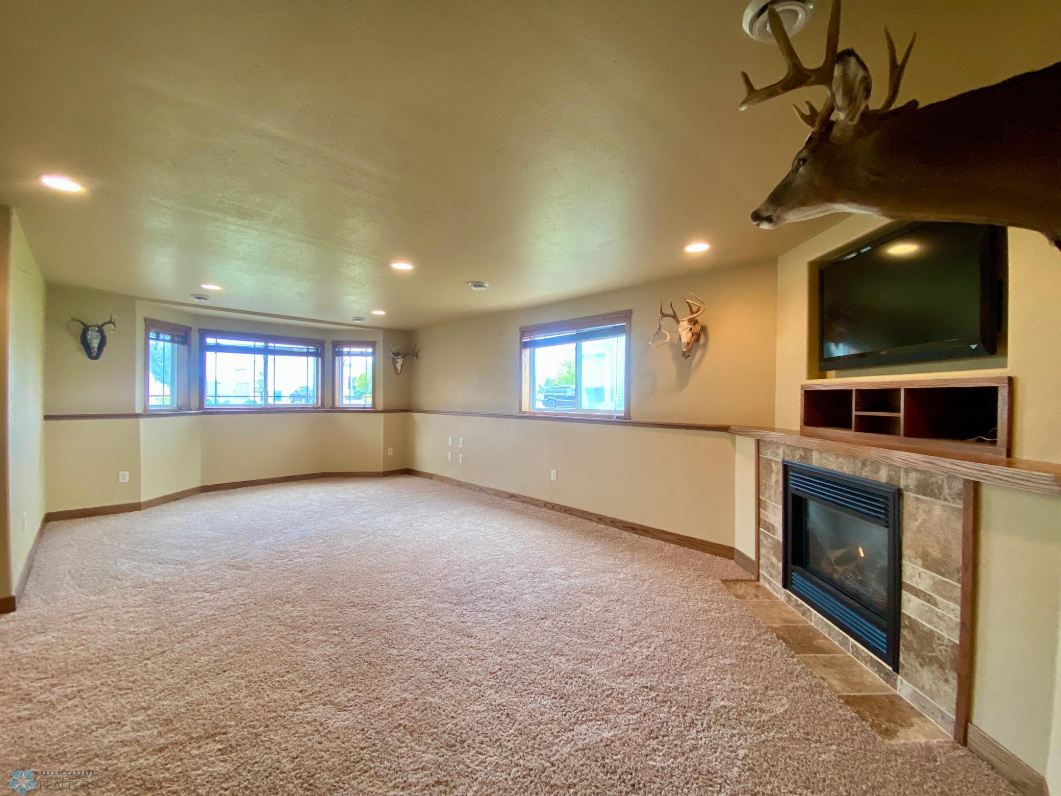 Lower family room 3 of 4.JPG