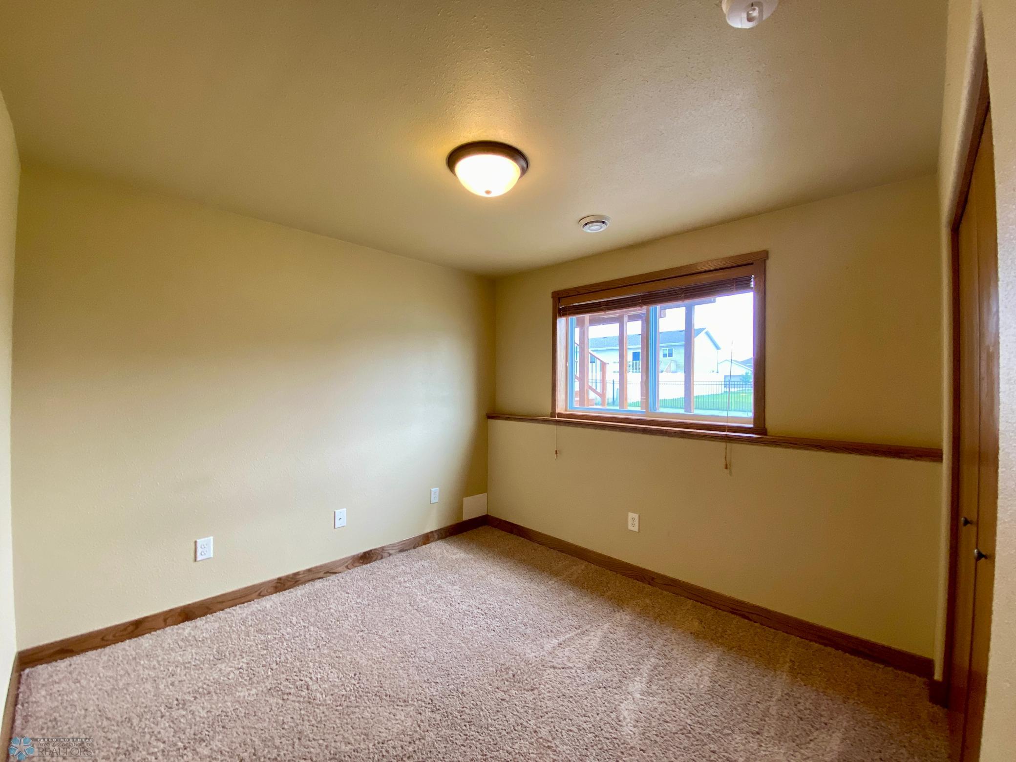 Lower 3rd bedroom.JPG