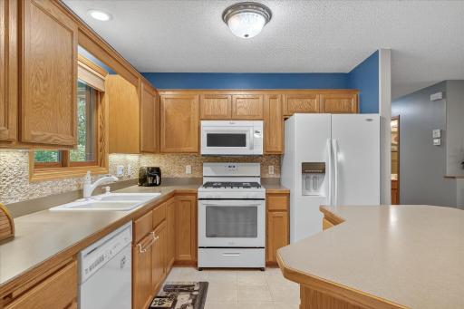 Beautiful backsplash.