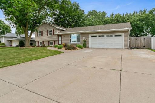 8120 77th Street S, Cottage Grove, MN 55016