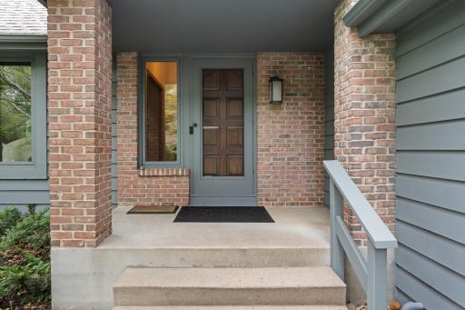 9331_Amsden_Way_Eden_Prairie_MN_0001[1].jpg