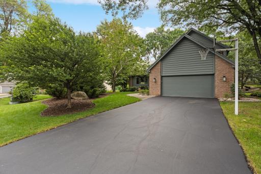 9331 Amsden Way, Eden Prairie, MN 55347