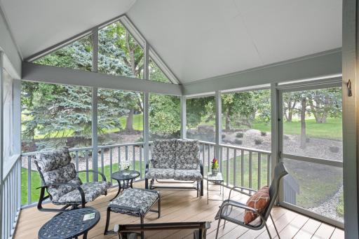 9331 Amsden Way, Eden Prairie, MN 55347