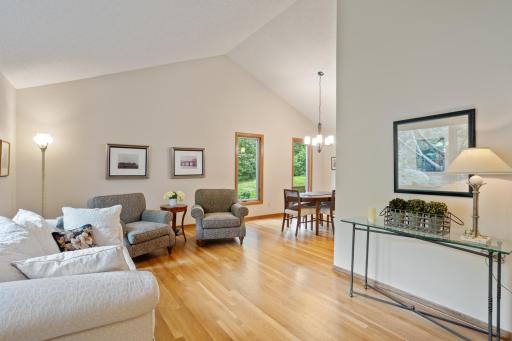 9331 Amsden Way, Eden Prairie, MN 55347