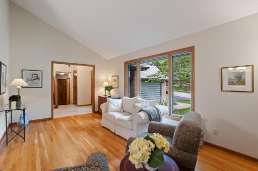 9331 Amsden Way Eden Prairie MN_0017livin room.jpg