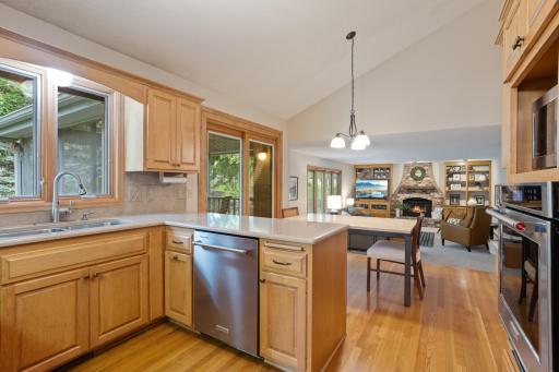 9331 Amsden Way, Eden Prairie, MN 55347