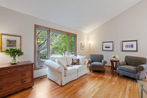 9331 Amsden Way, Eden Prairie, MN 55347