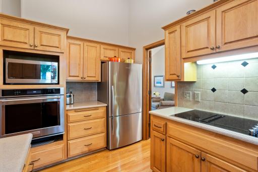 9331 Amsden Way, Eden Prairie, MN 55347