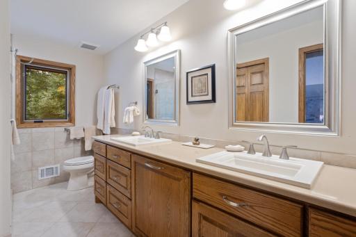 9331 Amsden Way, Eden Prairie, MN 55347