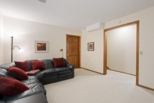 9331 Amsden Way, Eden Prairie, MN 55347