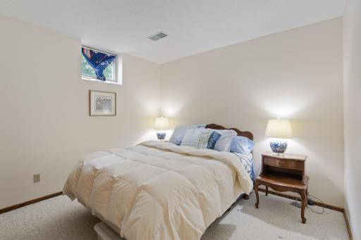 9331 Amsden Way, Eden Prairie, MN 55347