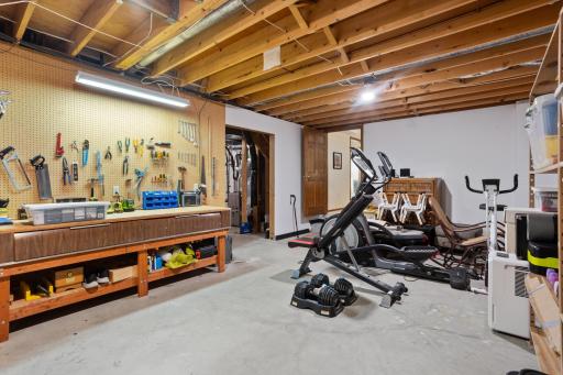 9331 Amsden Way, Eden Prairie, MN 55347