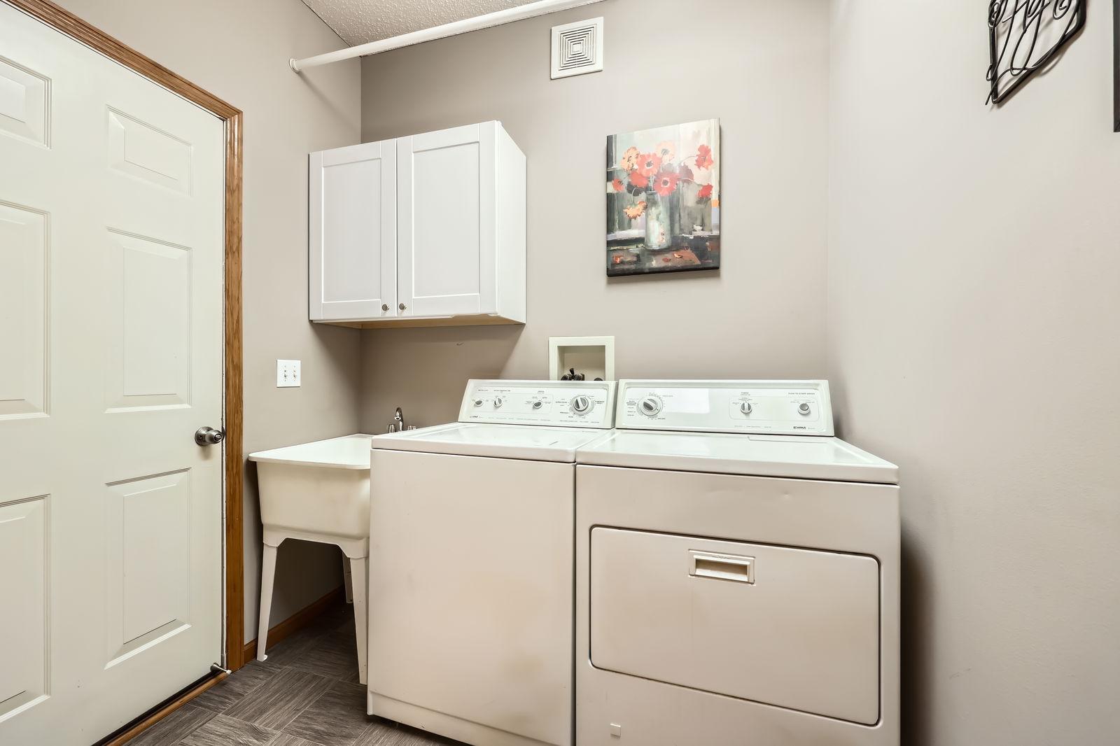 341 Campfire Curv - Web Quality - 024 - 25 Laundry Room.jpg