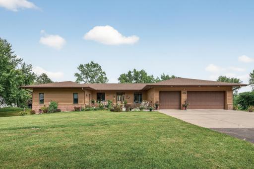 6090 Babcock Trail, Inver Grove Heights, MN 55077