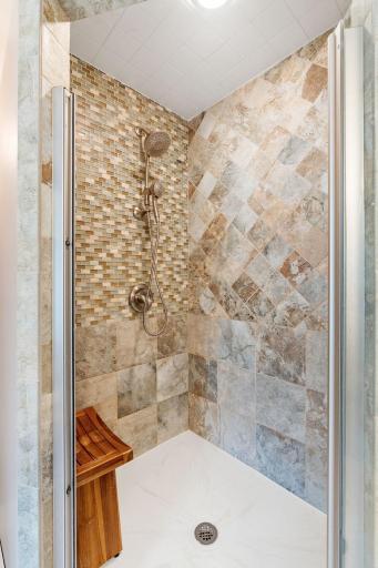 917 Parkview Lane, Victoria, MN 55386