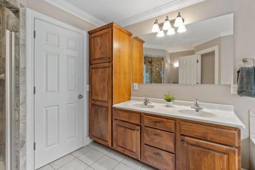 917 Parkview Lane, Victoria, MN 55386
