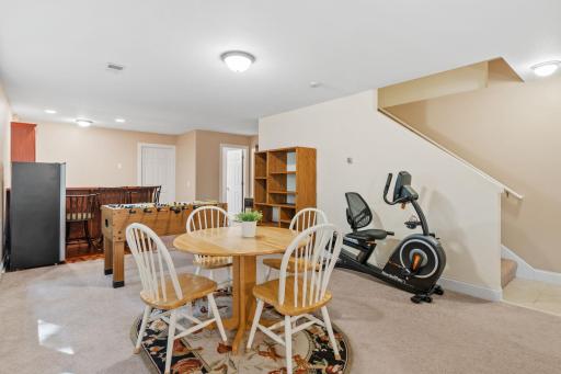 917 Parkview Lane, Victoria, MN 55386