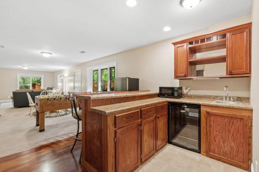 917 Parkview Lane, Victoria, MN 55386