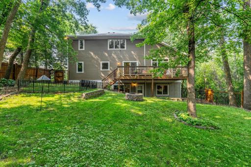 917 Parkview Lane, Victoria, MN 55386