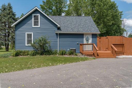 16859 State Highway 22, Good Thunder, MN 56037