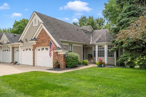 1246 Pond View Lane, Saint Paul, MN 55110