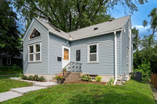 35 Wyoming Street E, Saint Paul, MN 55107