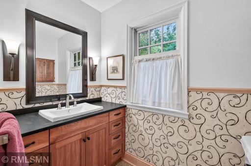 2431 S Shore Boulevard, Saint Paul, MN 55110