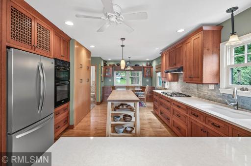 2431 S Shore Boulevard, Saint Paul, MN 55110