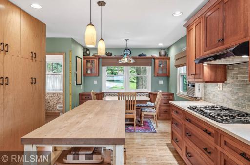 2431 S Shore Boulevard, Saint Paul, MN 55110