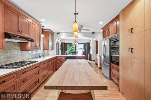 2431 S Shore Boulevard, Saint Paul, MN 55110