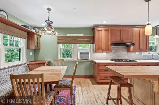 2431 S Shore Boulevard, Saint Paul, MN 55110