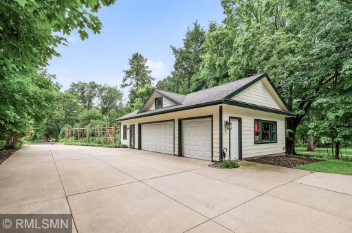 2431 S Shore Boulevard, Saint Paul, MN 55110