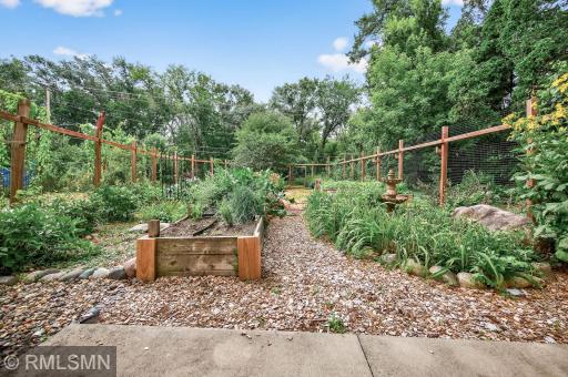 2431 S Shore Boulevard, Saint Paul, MN 55110
