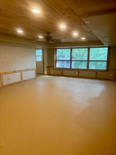 300 N Lincoln Street, Redwood Falls, MN 56283