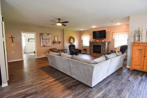 109 E 5th Street, Argyle, MN 56713