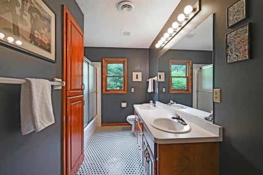 6524 Aster Circle, Excelsior, MN 55331