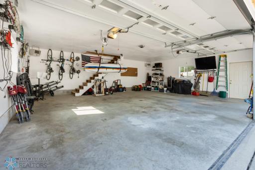 48 17 1/2 Avenue N, Fargo, ND 58102