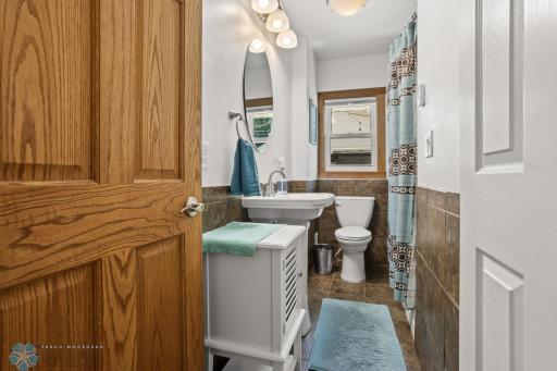 48 17 1/2 Avenue N, Fargo, ND 58102