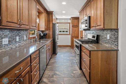 48 17 1/2 Avenue N, Fargo, ND 58102