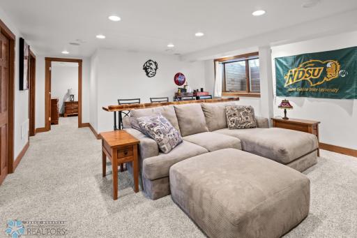 48 17 1/2 Avenue N, Fargo, ND 58102