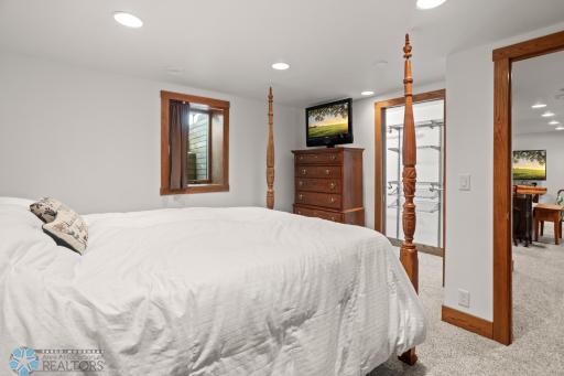 48 17 1/2 Avenue N, Fargo, ND 58102